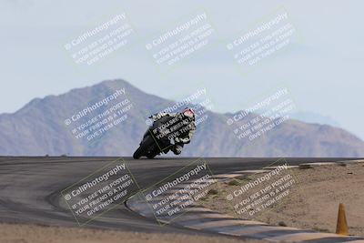 media/Nov-16-2025-Race Pace (Sun) [[8c5fa54630]]/Non Verified Riders (1st 20 Minutes)/6-Turn 12 (2pm)/